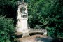01 - Hauff-Denkmal